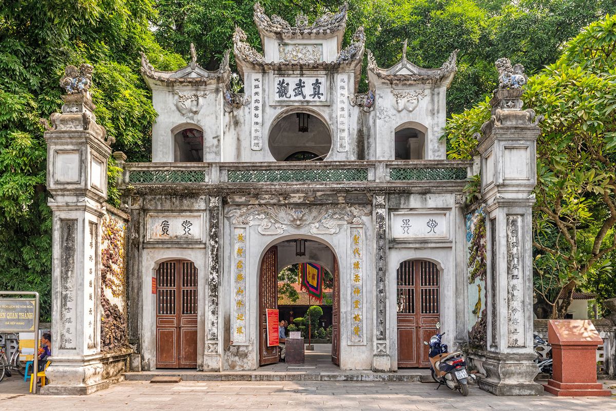 3 suggested self-sufficient 1-day Hanoi travel itinerary for the 'new ghost' association 13