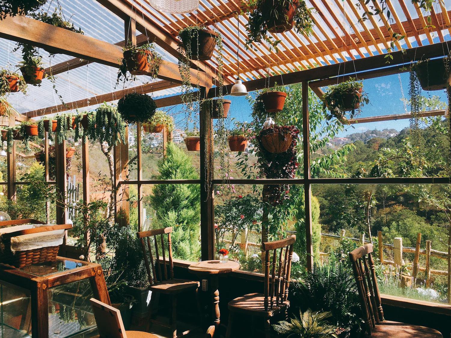 Summer Garden Coffee Shop - Let's go to the dreamy coffee shop once, post photos a week in Da Lat 13