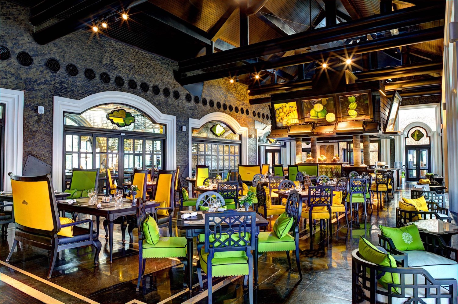 Citron Restaurant - If you don't love the super luxurious high-rise restaurant with sea view in Da Nang 7