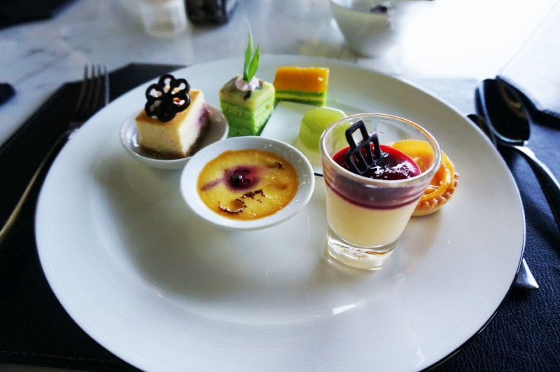 Citron Restaurant - If you don't love the super luxurious high-rise restaurant with sea view in Da Nang 12