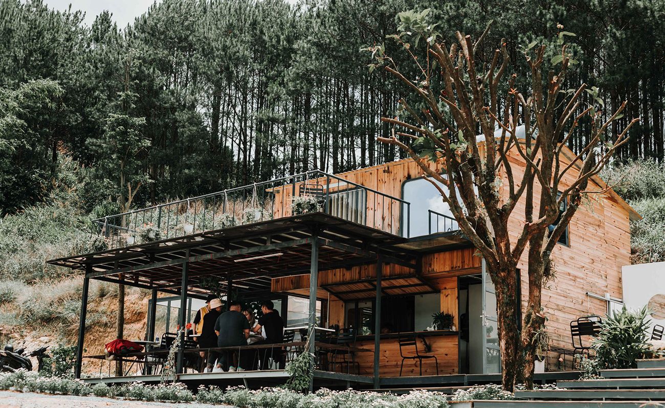 3 coffee shops in Da Lat possess interesting colorful spaces 2