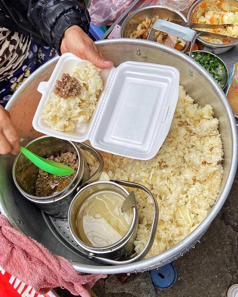 4 Hanoi sticky rice shops rich in the capital's culinary flavors 12