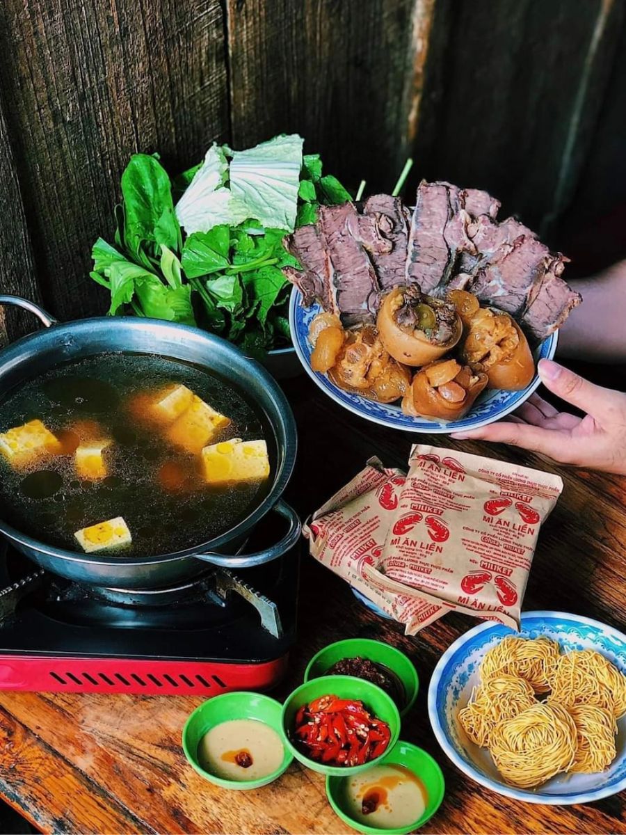 4 famous Dalat hot pot restaurants that traveling parties cannot miss 2