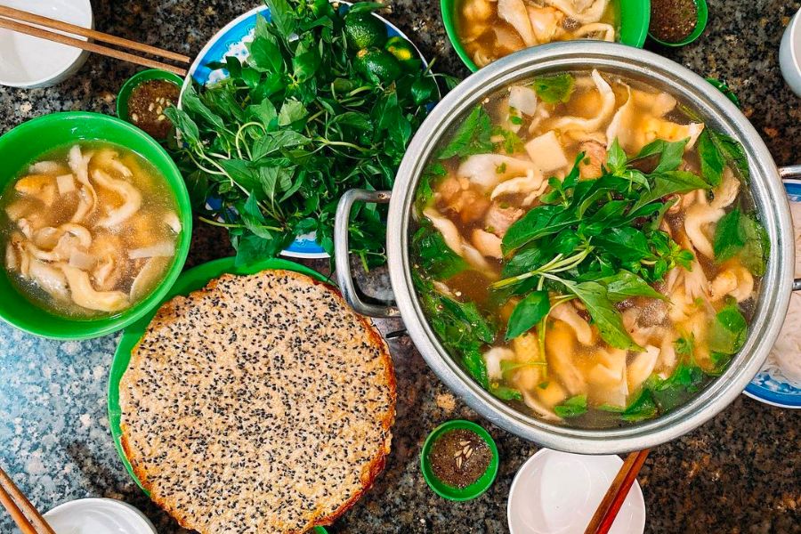 4 famous Dalat hot pot restaurants that traveling parties cannot miss 4