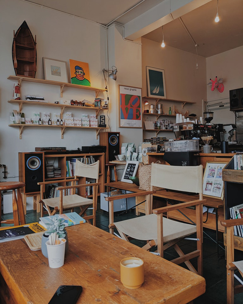 5 coffee shops in Hanoi for those days when you suddenly have a deadline 2