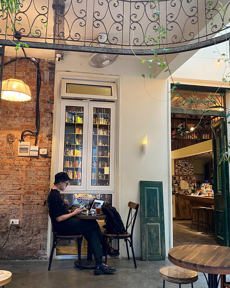 5 coffee shops in Hanoi for those days when you suddenly have a deadline 3