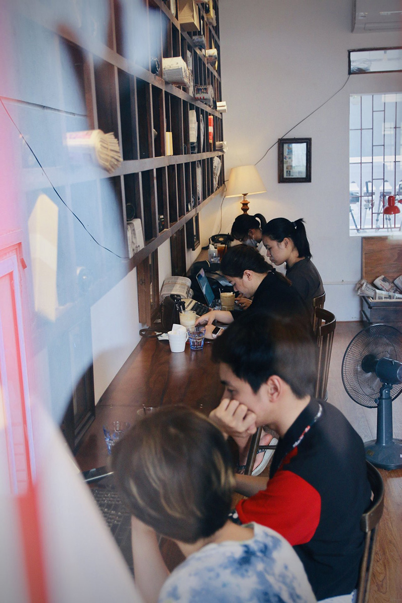 5 coffee shops in Hanoi for those days when you suddenly have a deadline 6