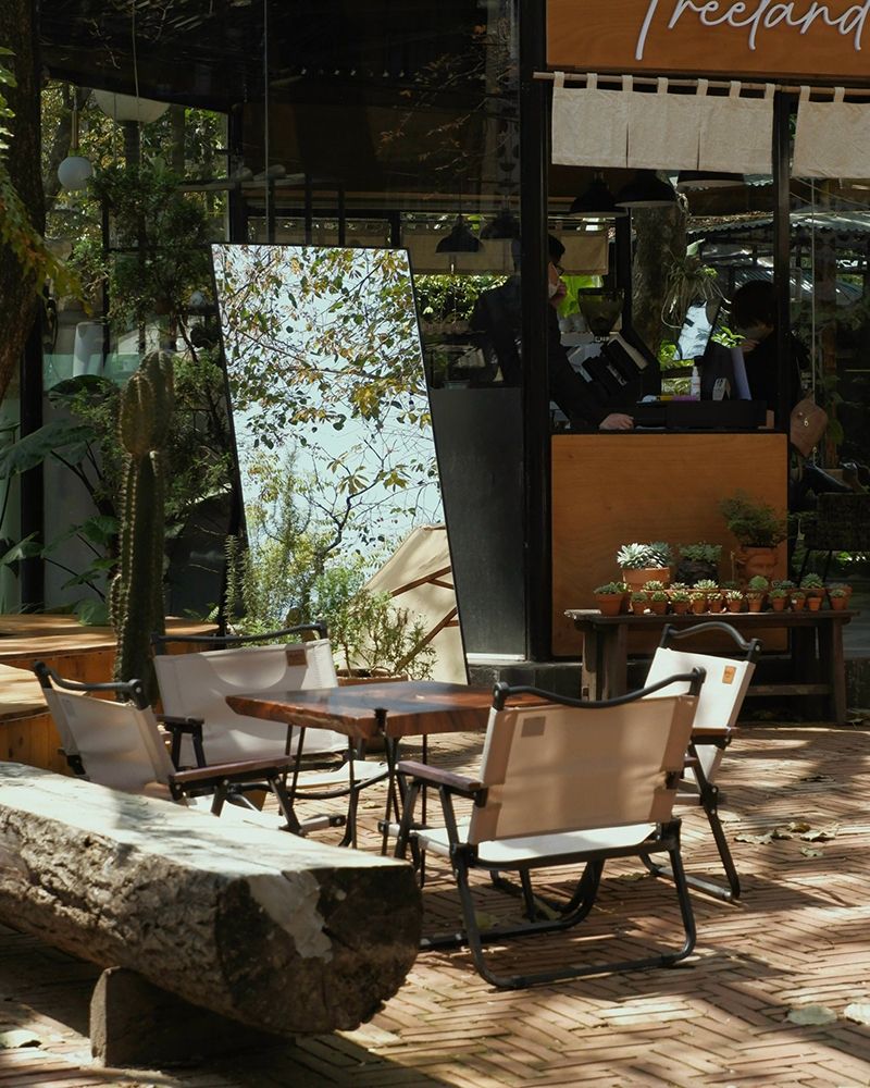 5 Hanoi garden coffee shops that will give you truly relaxing moments 2