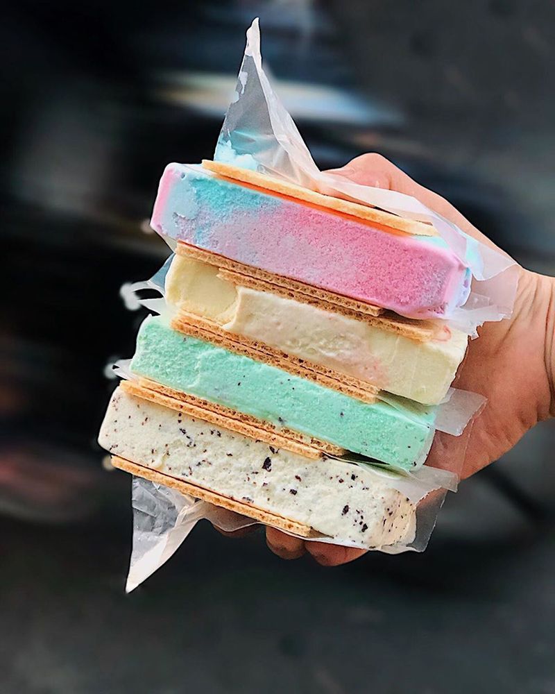6 attractive Hanoi ice cream dishes for hot summer days in the capital 6