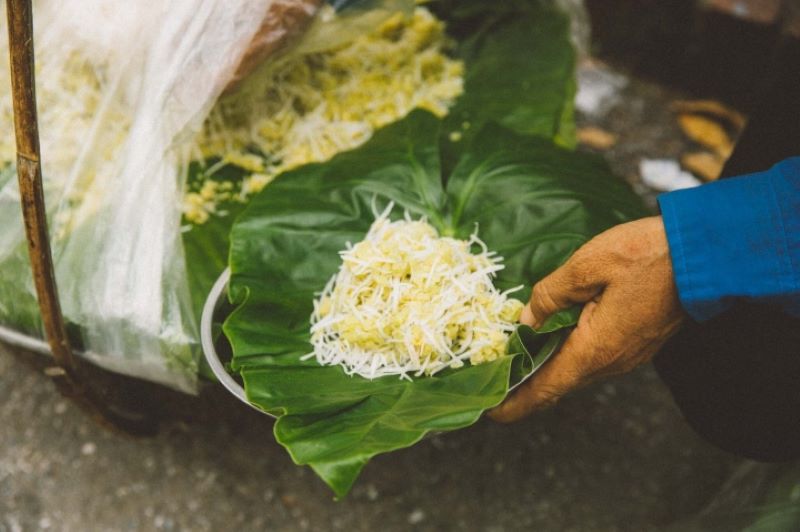Hanoi sticky rice with green rice, a simple gift imbued with the soul of the capital's autumn 2