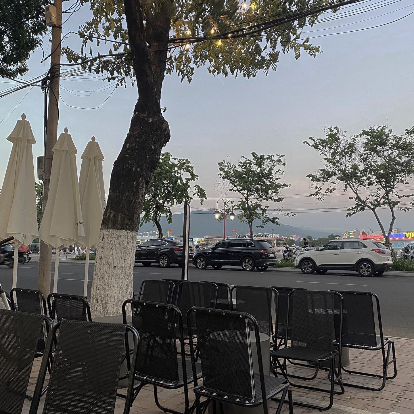 96 Coffee & Apartment – Coffee shop with a unique space that captures the hearts of young people 11