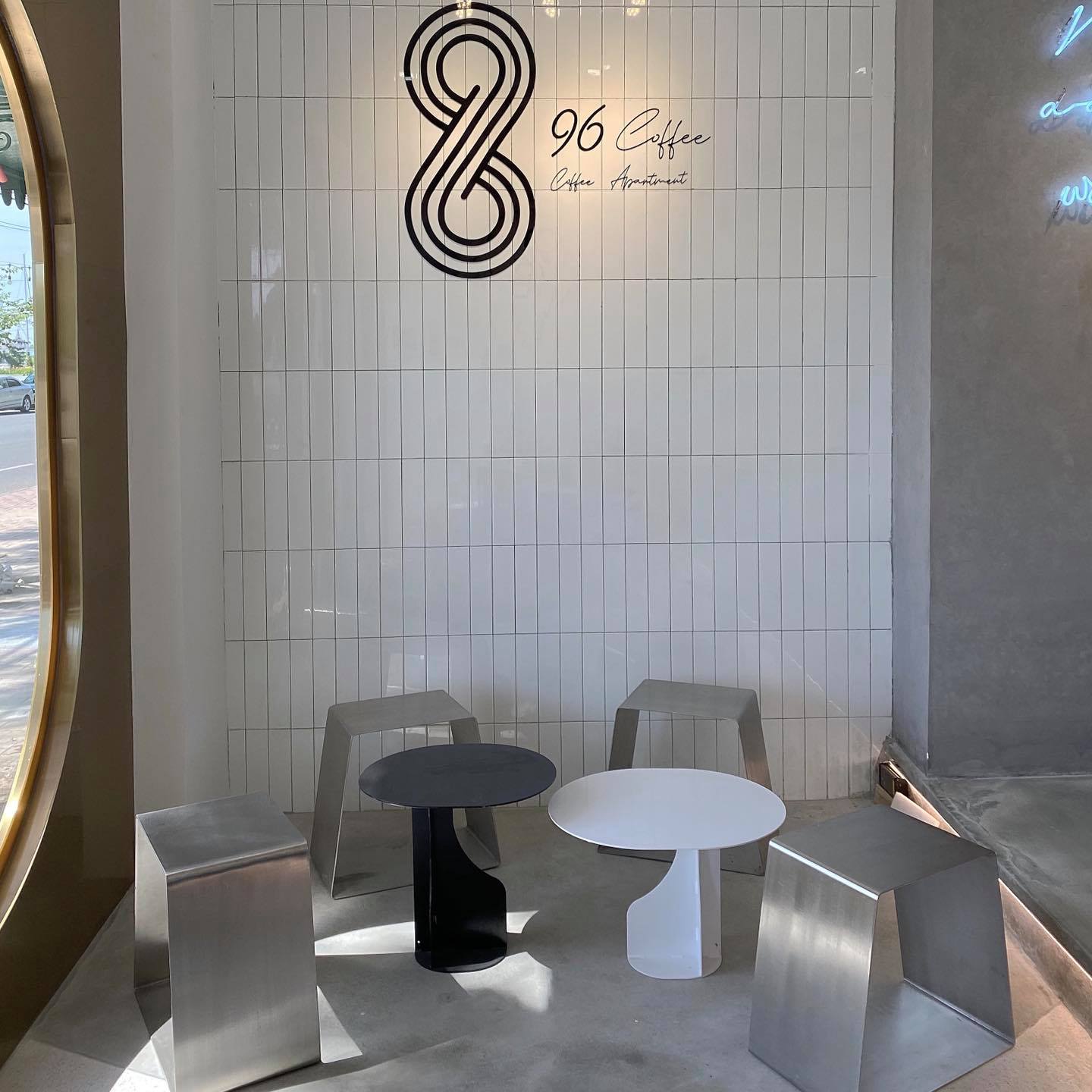 96 Coffee & Apartment – ​​Coffee shop with a unique space that captures the hearts of young people 13