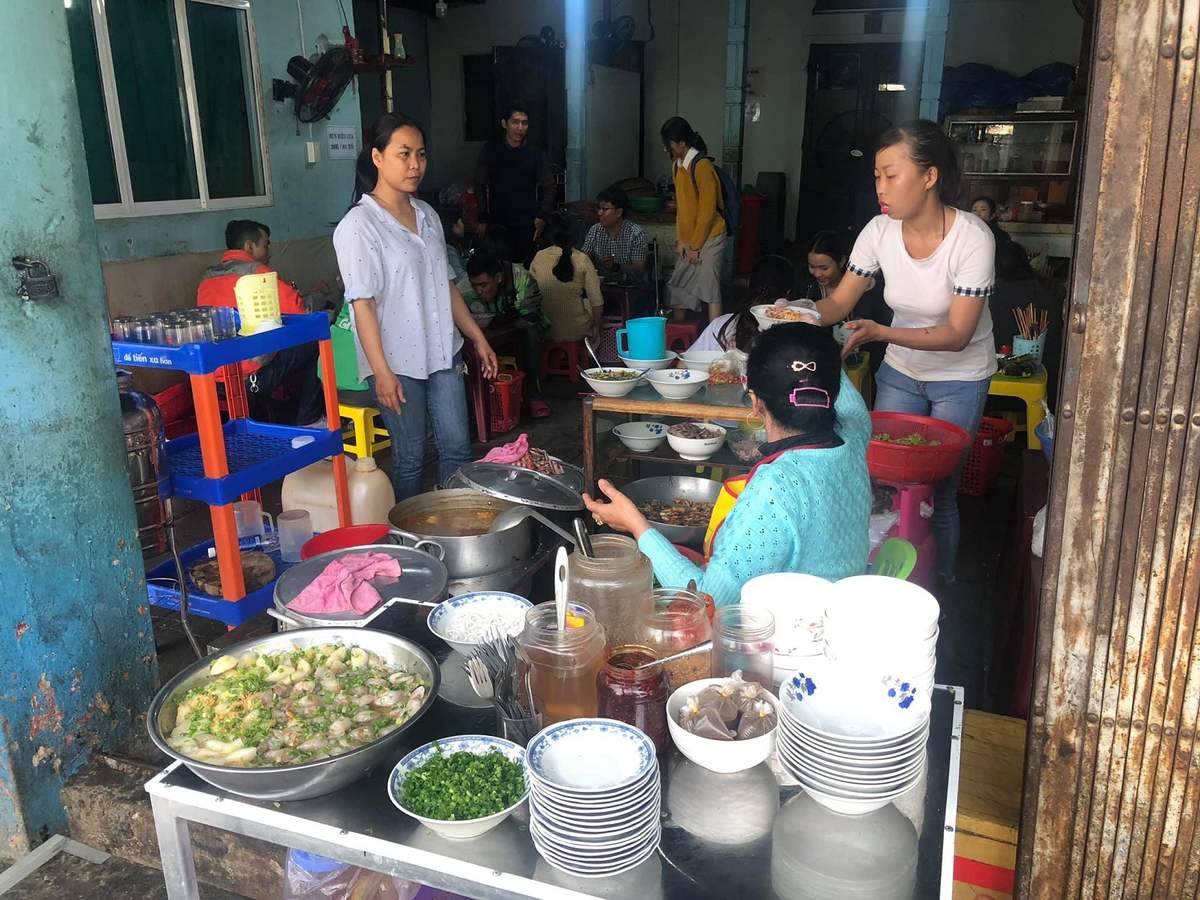 Ba Trieu Hue's snakehead fish soup cake - An irresistible delicacy created from the heart and love 4