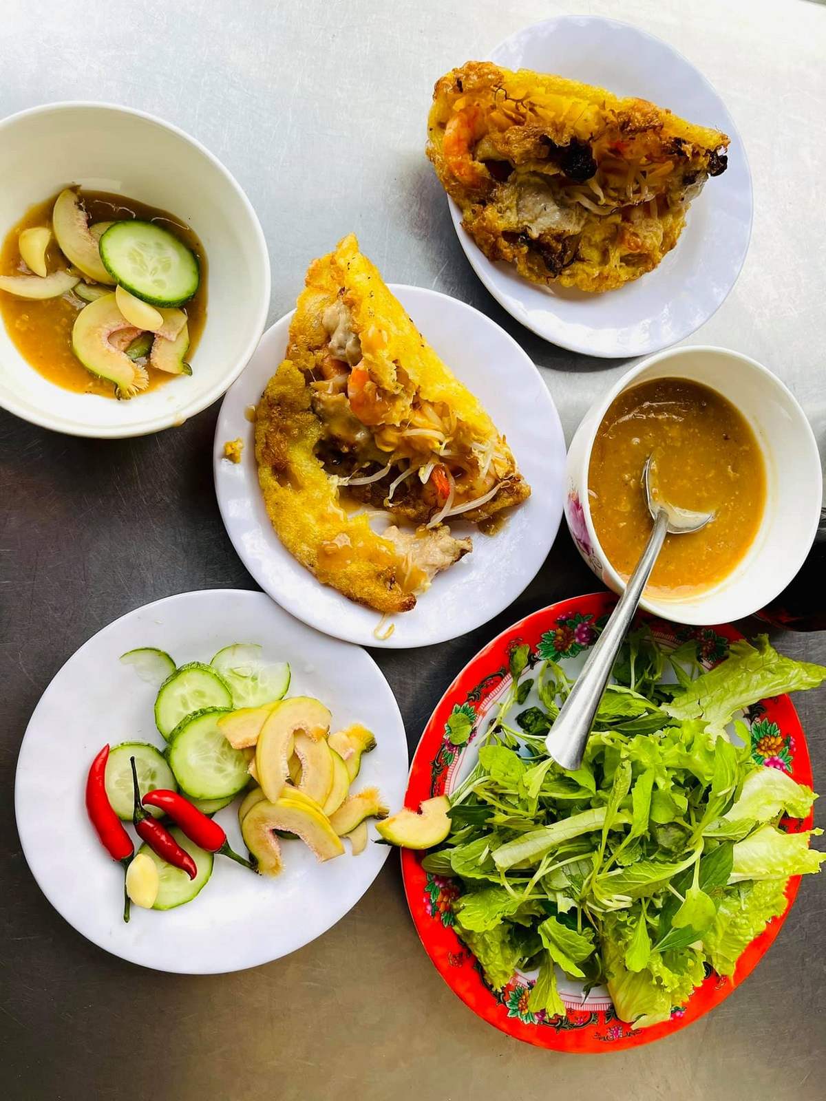 Dinh Tien Hoang banh mi cake - Feel the delicious taste of Hue banh mi cake 40 years old 10 years old