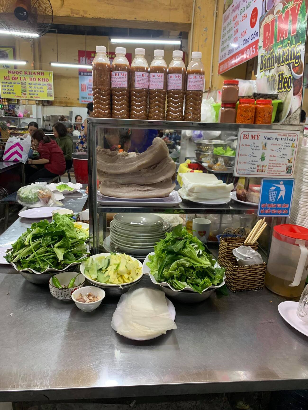 Rice paper rolls with pork from Con market - An attractive dish for many generations in Da Nang 4