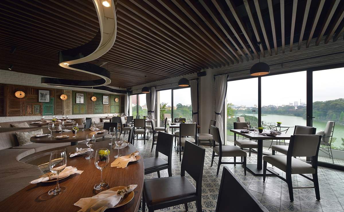 Cau Go Vietnamese Cuisine – Beautiful with a panoramic dining space overlooking Hoan Kiem Lake 15