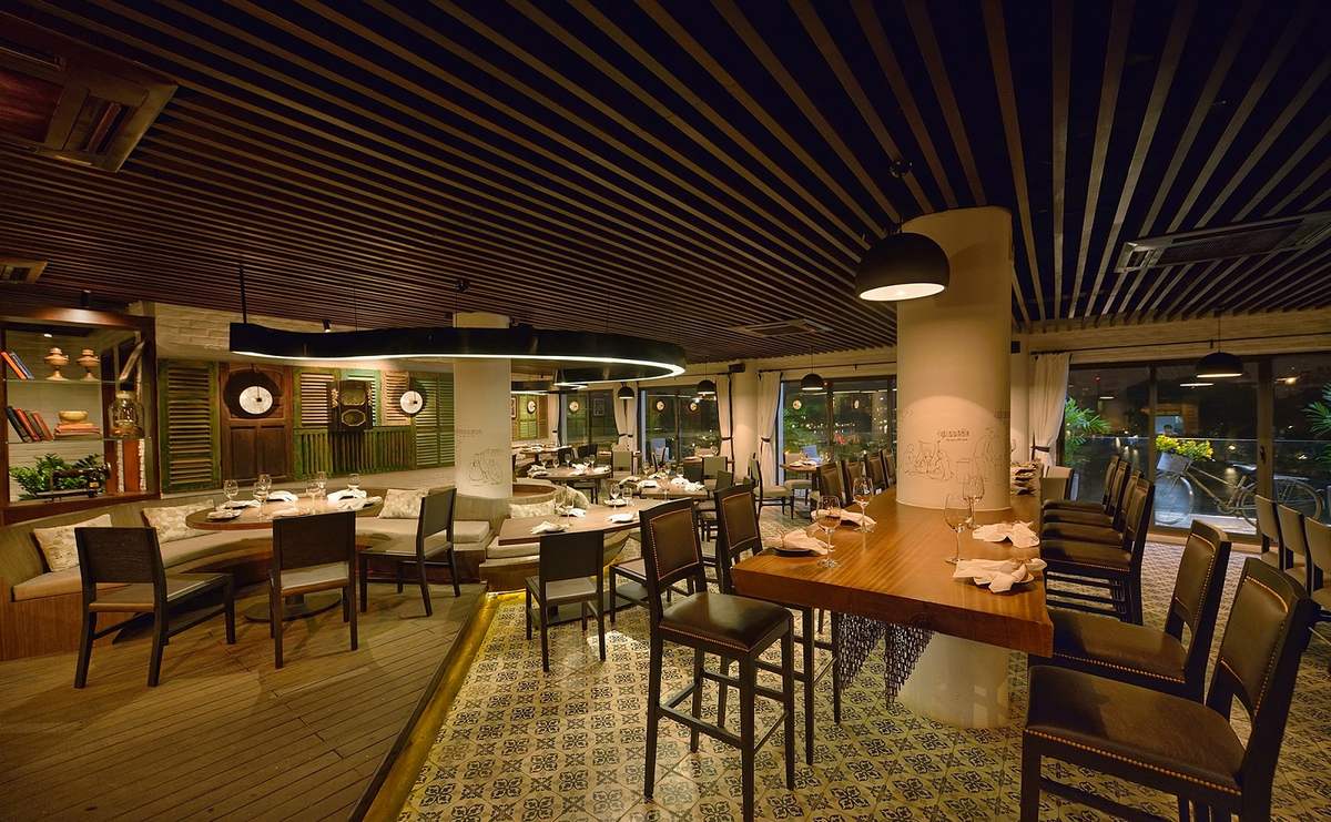 Cau Go Vietnamese Cuisine – Gorgeous with a panoramic dining space overlooking Hoan Kiem Lake 16
