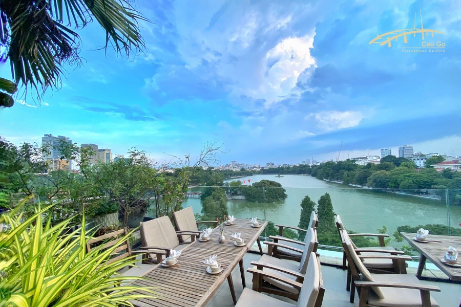 Cau Go Vietnamese Cuisine – Beautiful dining space with panoramic view of Hoan Kiem Lake 20