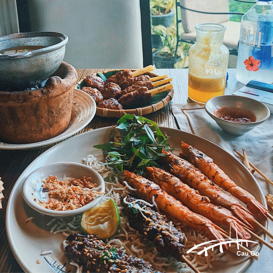 Cau Go Vietnamese Cuisine – Beautiful with a panoramic dining space overlooking Hoan Kiem Lake 32