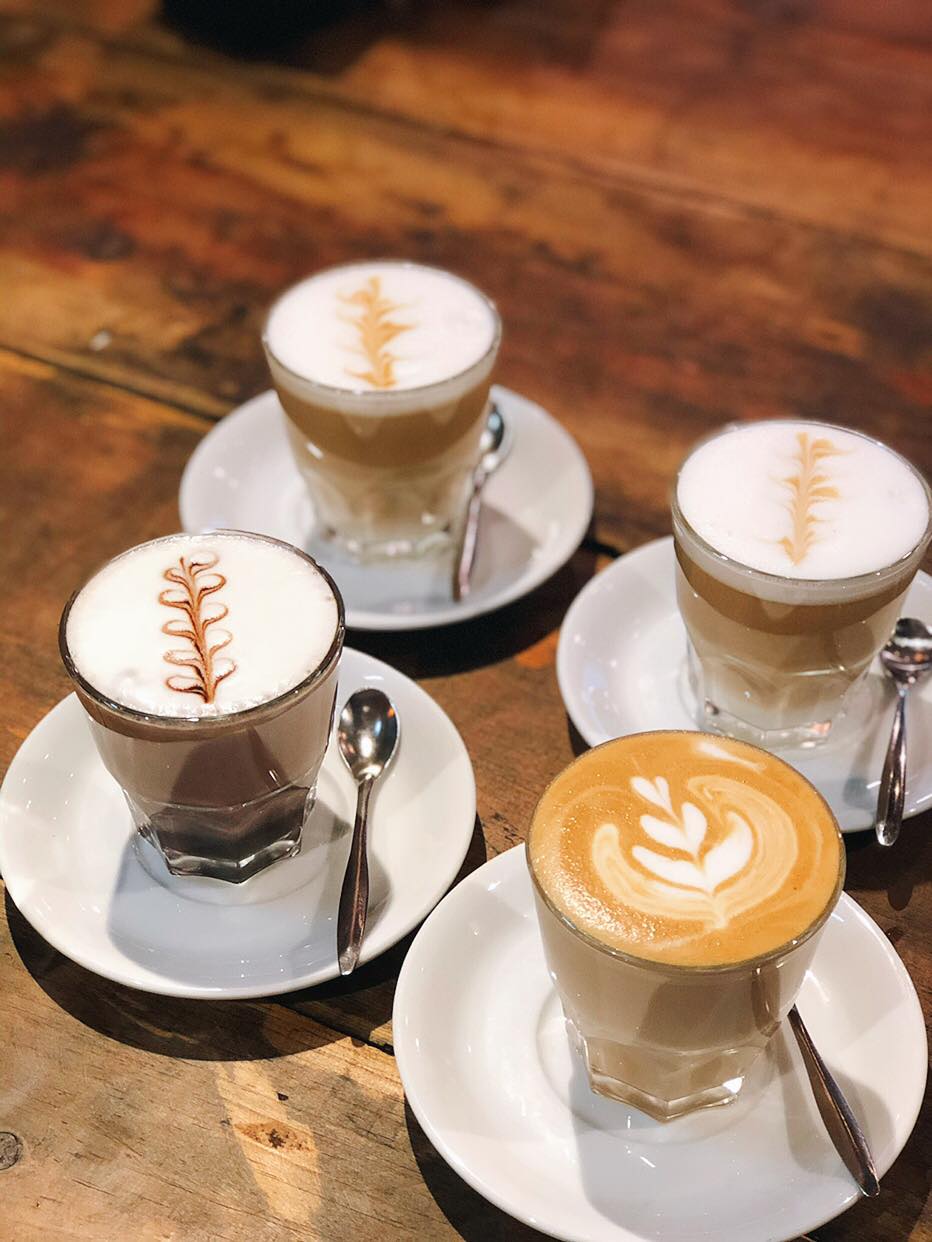 Garden Coffee - A stop for young people who love puppies 12