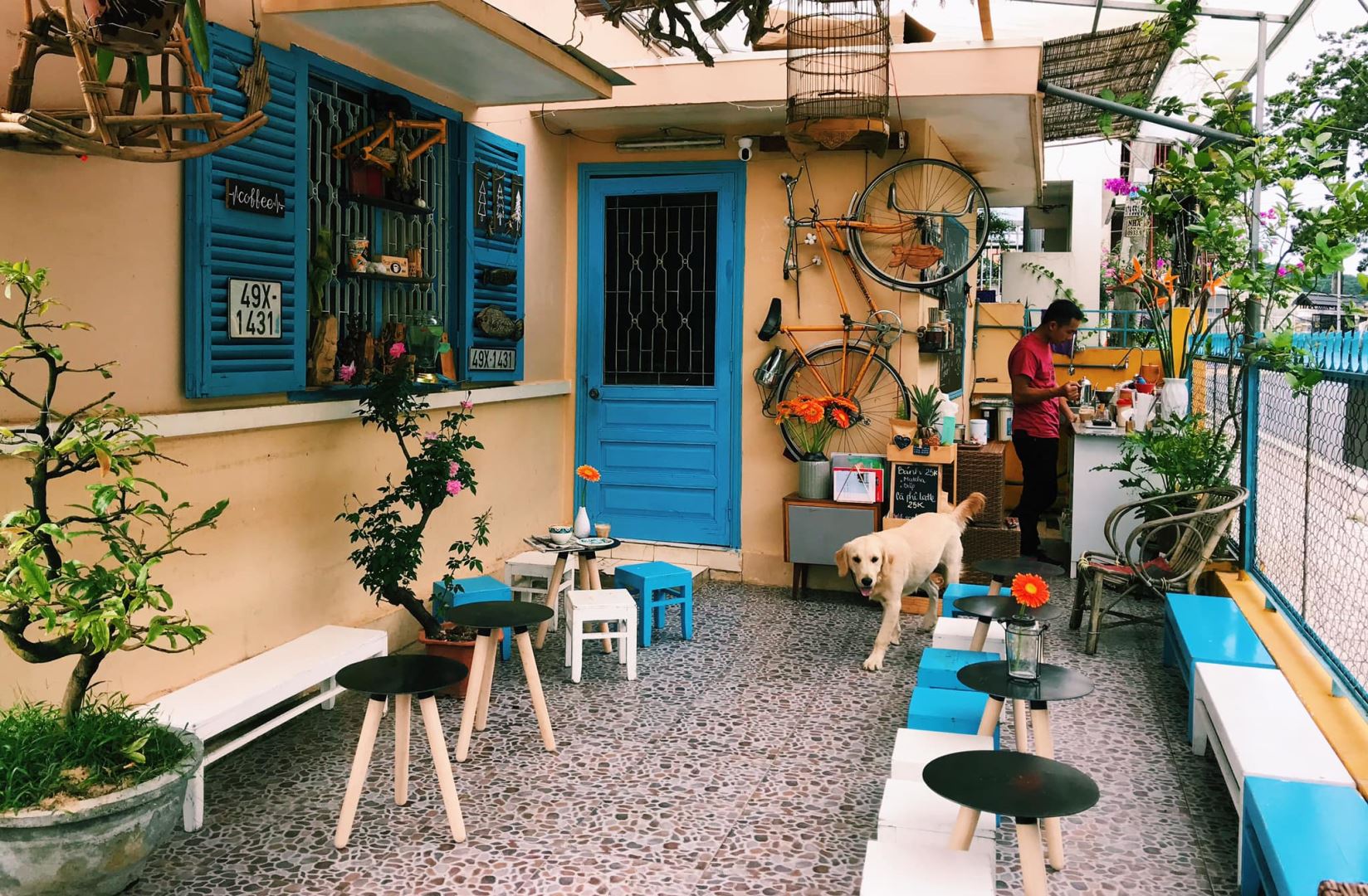 Visit the unique Trinh music cafe called S Coffee Roastery 4