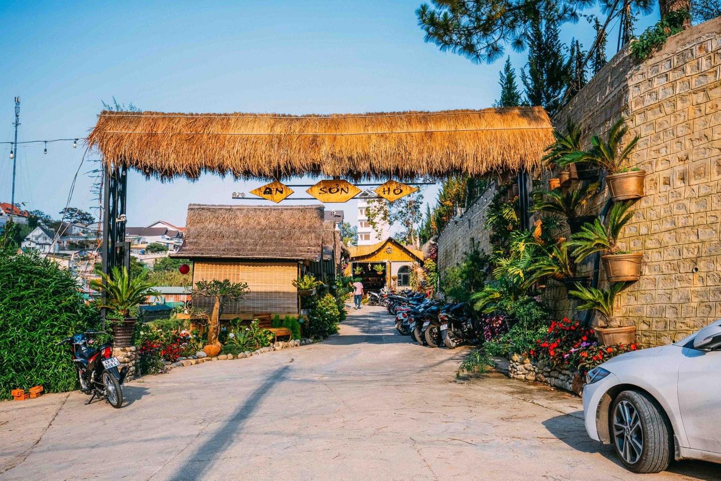 An Son Ho Restaurant - Small old town in the middle of Da Lat city 2