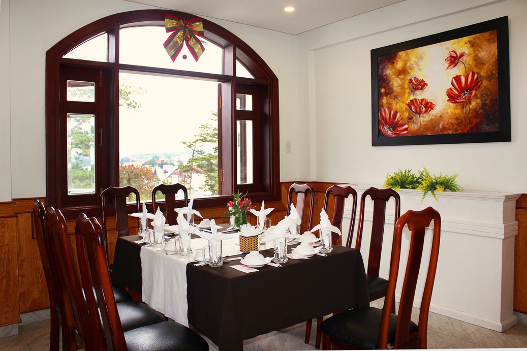Nha Toi Restaurant - Immerse yourself in family-style cuisine 10