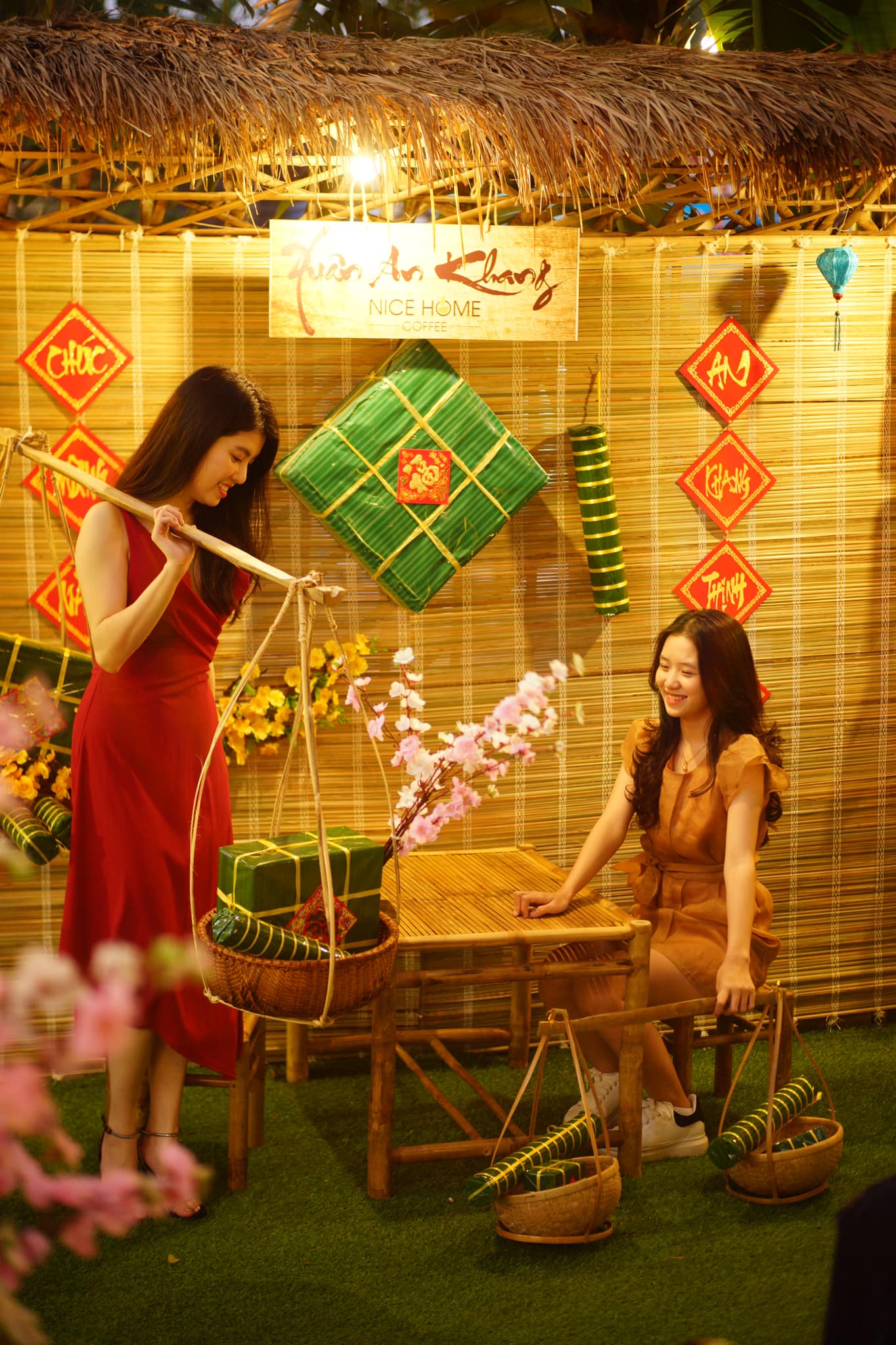 Nice Home Coffee - Café attracts young people with impressive space design 15