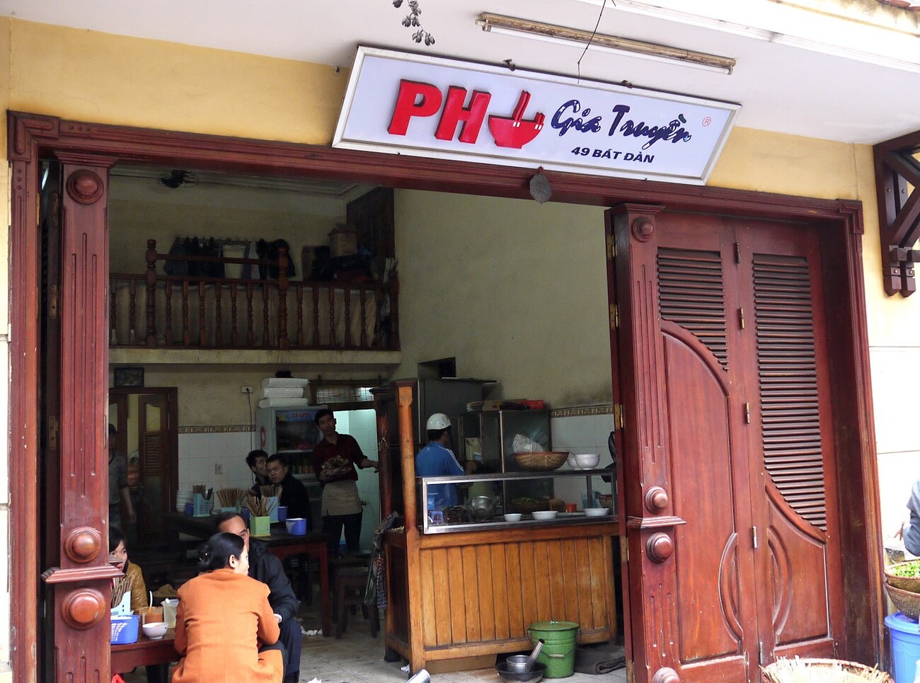 Pho Bat Dan - 100 year old heirloom pho in Hanoi 2