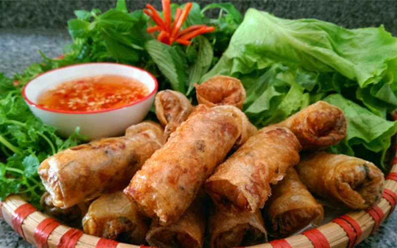 Dao Duy Tu spring rolls - Unique cuisine in Da Nang City 5