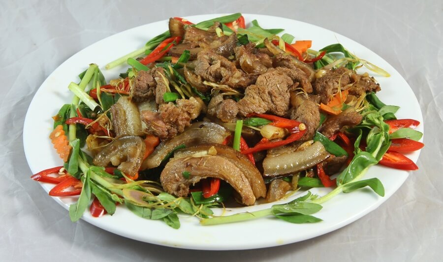 Red Dzao House Restaurant - Enjoy delicious dishes in the mountains of Sapa town 8