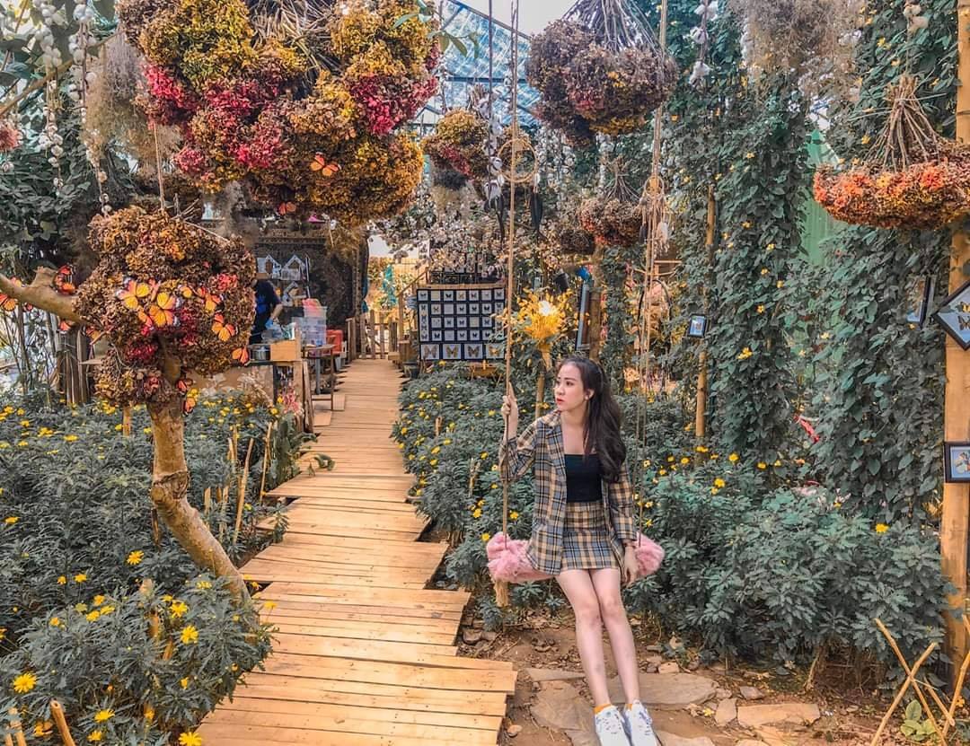 Heart-stopping with top 6 amazing Da Lat flower cafes 11