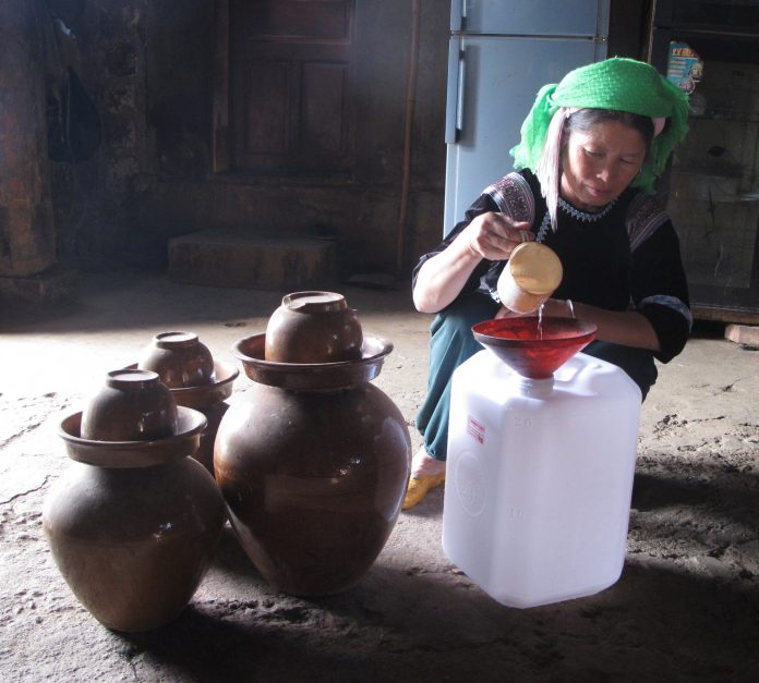 Bac Ha corn wine - Culinary quintessence in Lao Cai white plateau 10