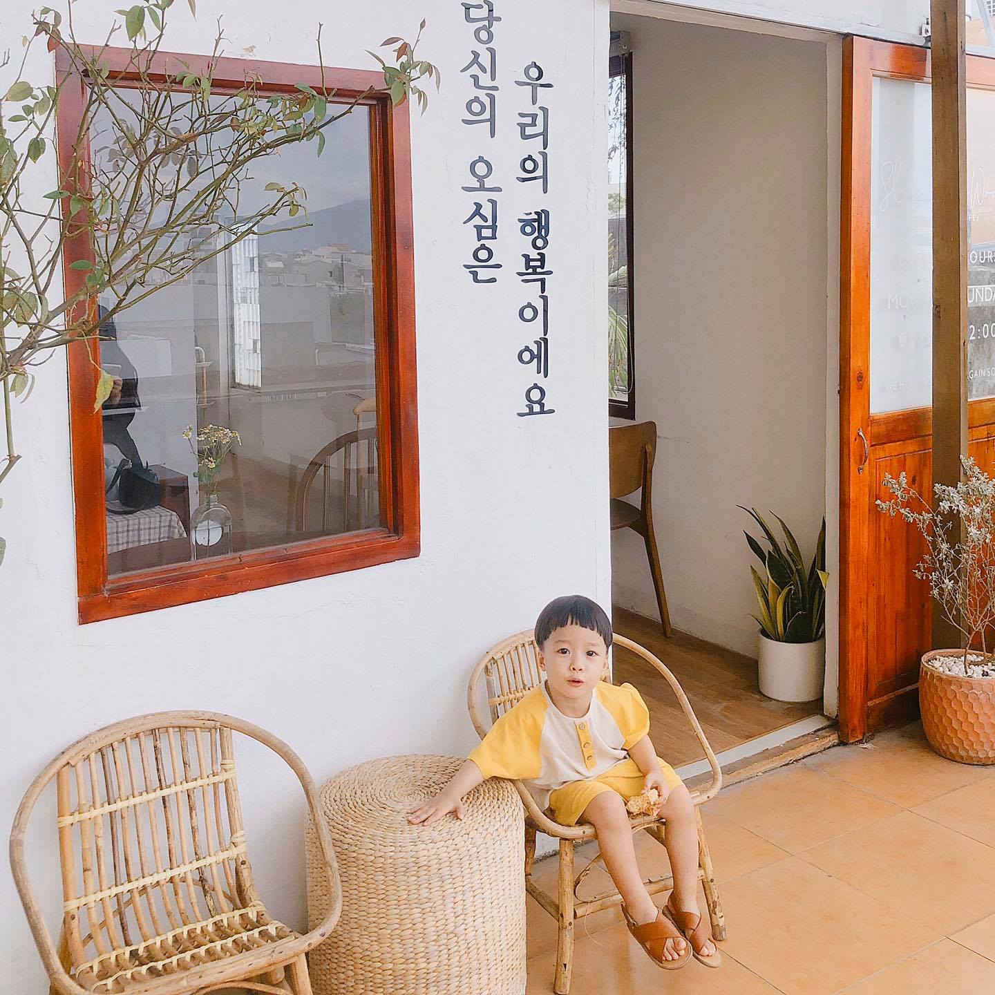 Sleeping Wood Café - A simple, sincere, lovely cafe in Da Nang 21