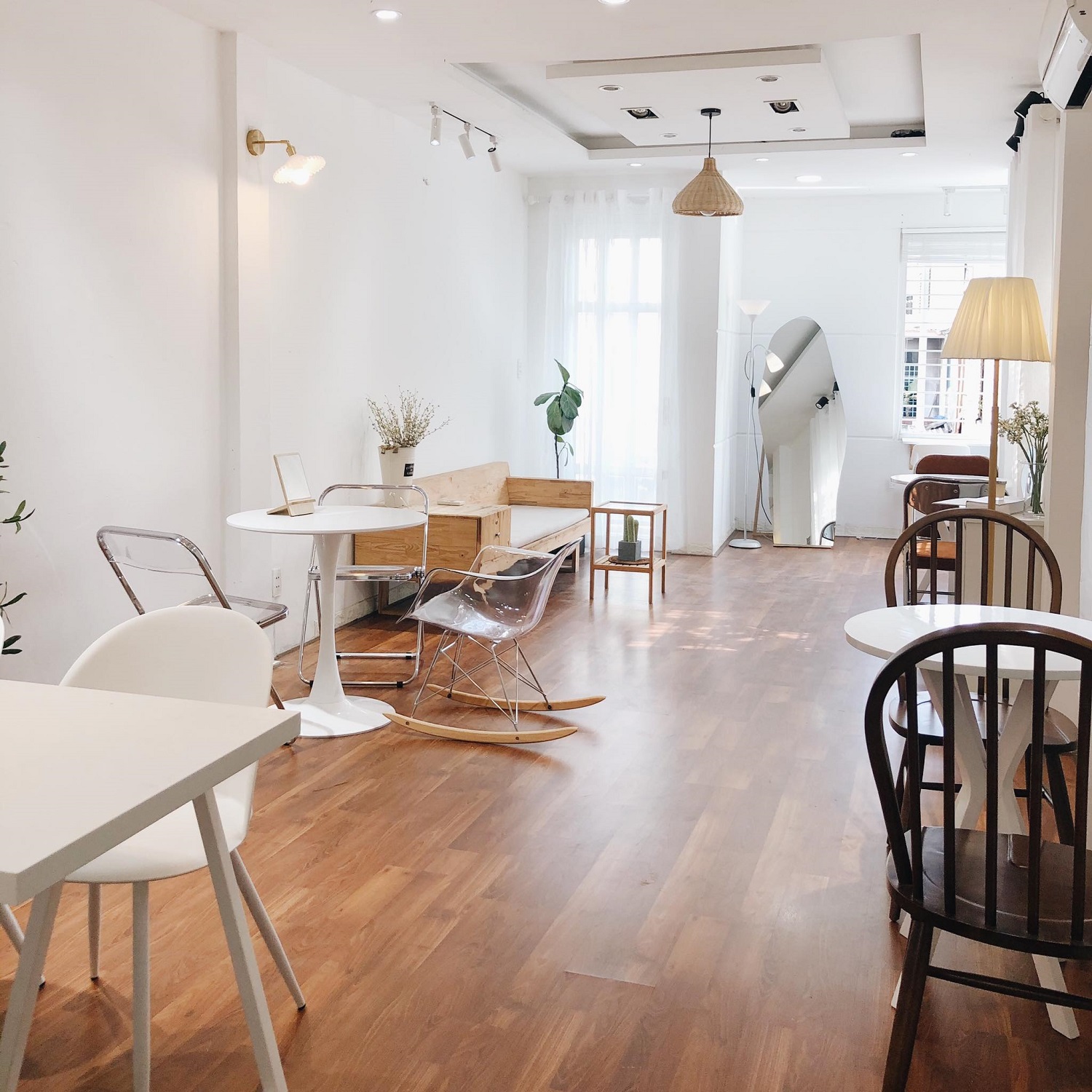 Sleeping Wood Café - A simple, sincere, lovely cafe in Da Nang 25