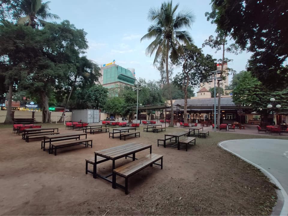 The Moose & Roo Smokehouse - Explore the American-style 'smokehouse' in Hanoi 30