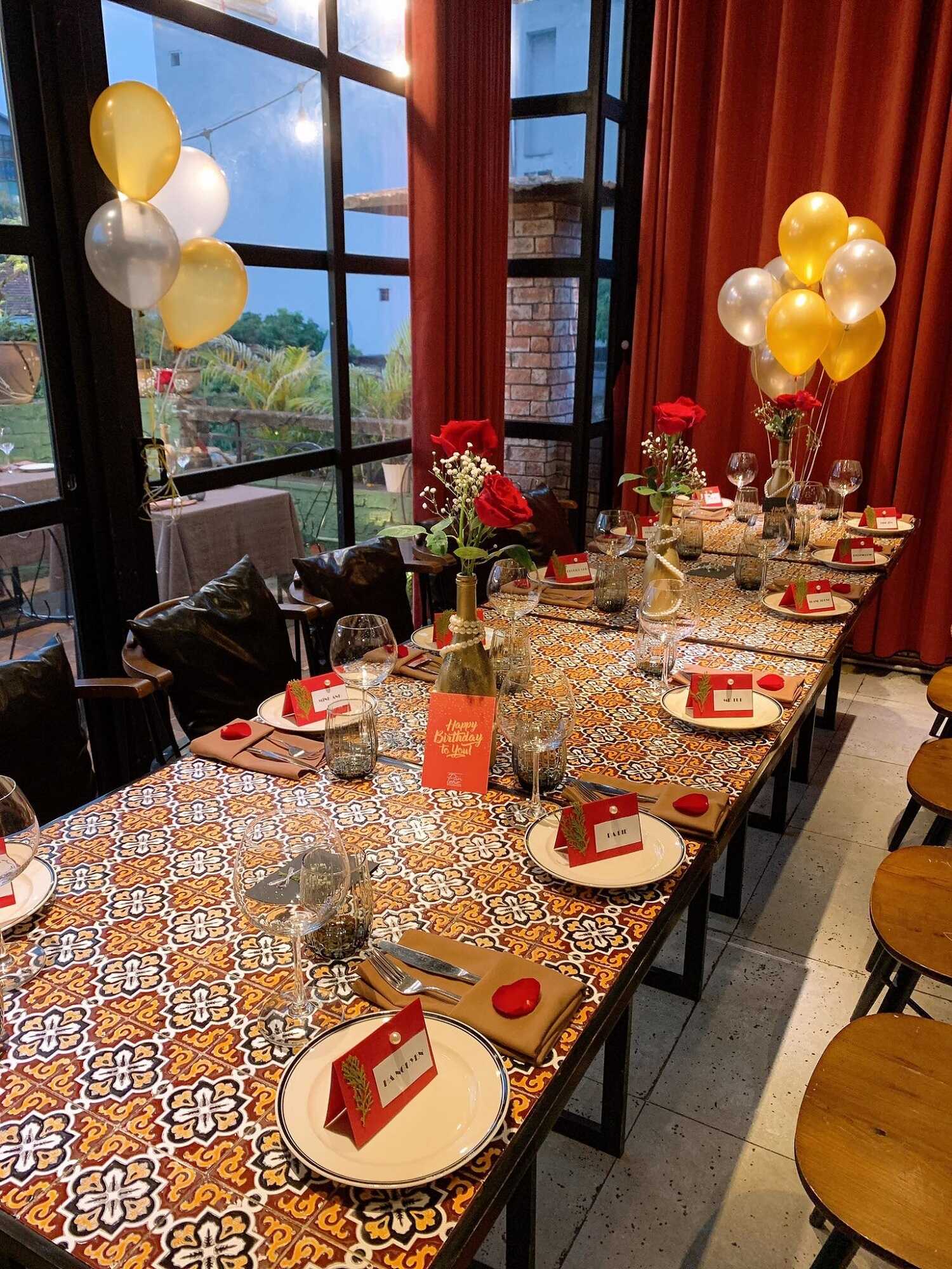 Enjoy authentic European dishes in the romantic space of Pincho Tapas Kitchen & Drinks 2