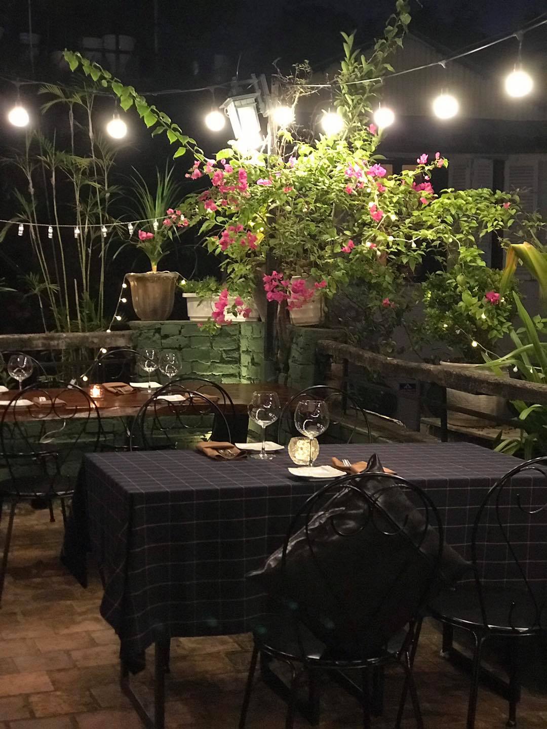 Enjoy authentic European dishes in the romantic space of Pincho Tapas Kitchen & Drinks 13