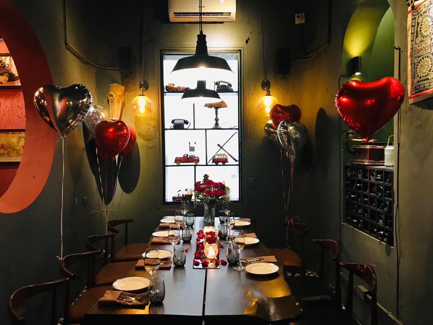 Enjoy authentic European dishes in the romantic space of Pincho Tapas Kitchen & Drinks 14