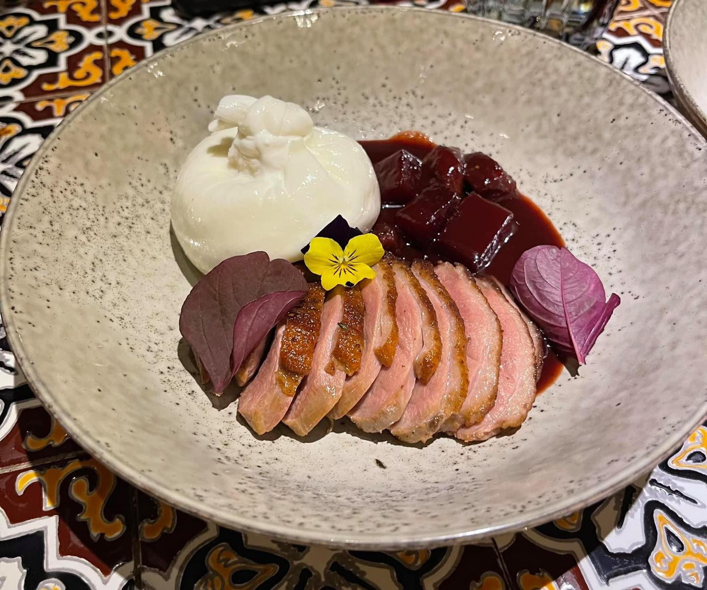 Enjoy authentic European dishes in the romantic space of Pincho Tapas Kitchen & Drinks 22