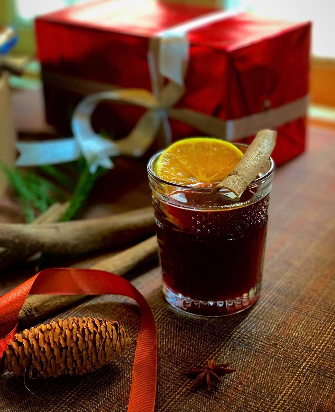 Enjoy authentic European dishes in the romantic space of Pincho Tapas Kitchen & Drinks 23