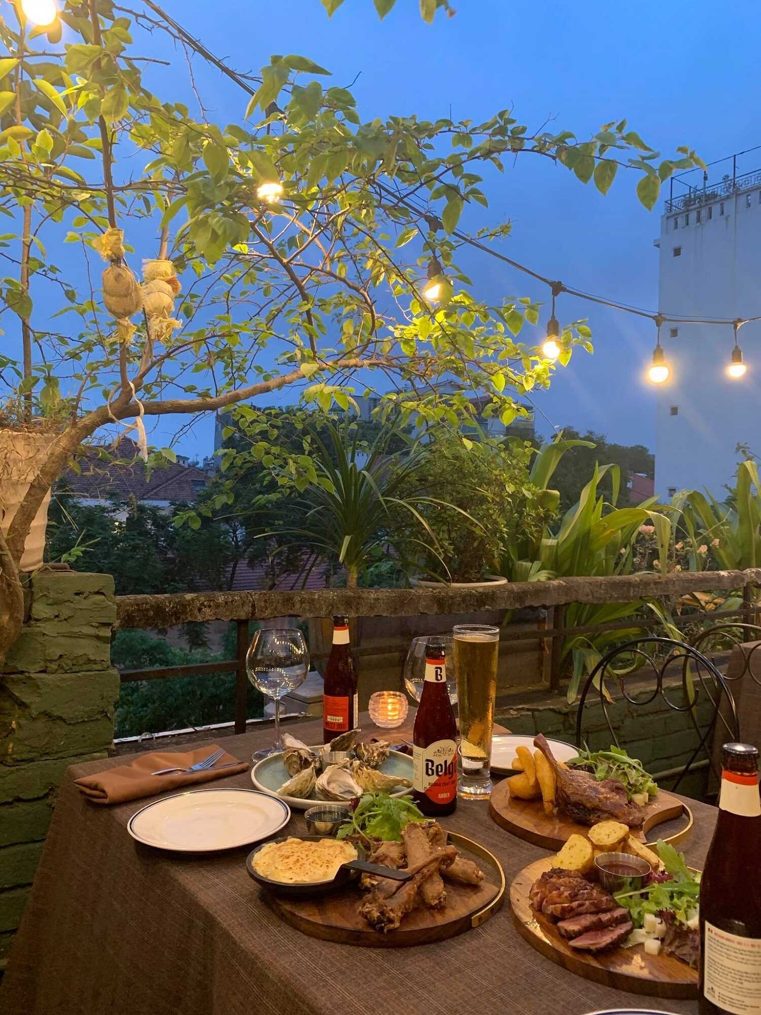 Enjoy authentic European dishes in the romantic space of Pincho Tapas Kitchen & Drinks 37