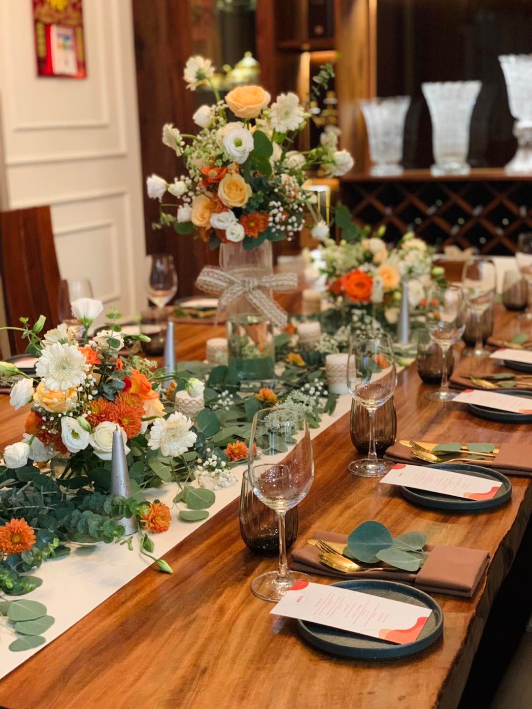 Enjoy authentic European dishes in the romantic space of Pincho Tapas Kitchen & Drinks 44