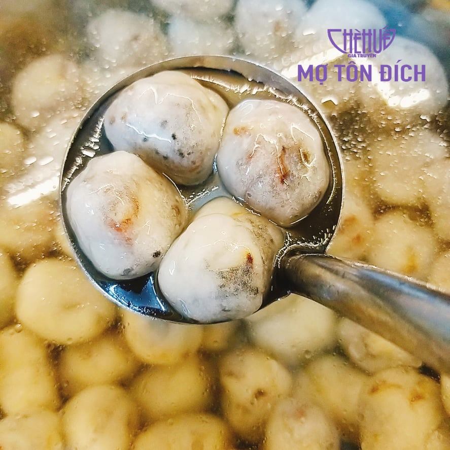 Enjoy delicious Hue sweet soup dishes at Mo Ton Dich 3 sweet soup