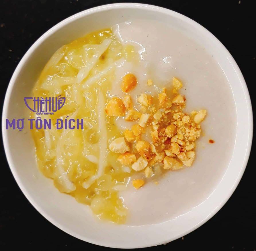 Enjoy delicious Hue sweet soup dishes at Mo Ton Dich 8 sweet soup