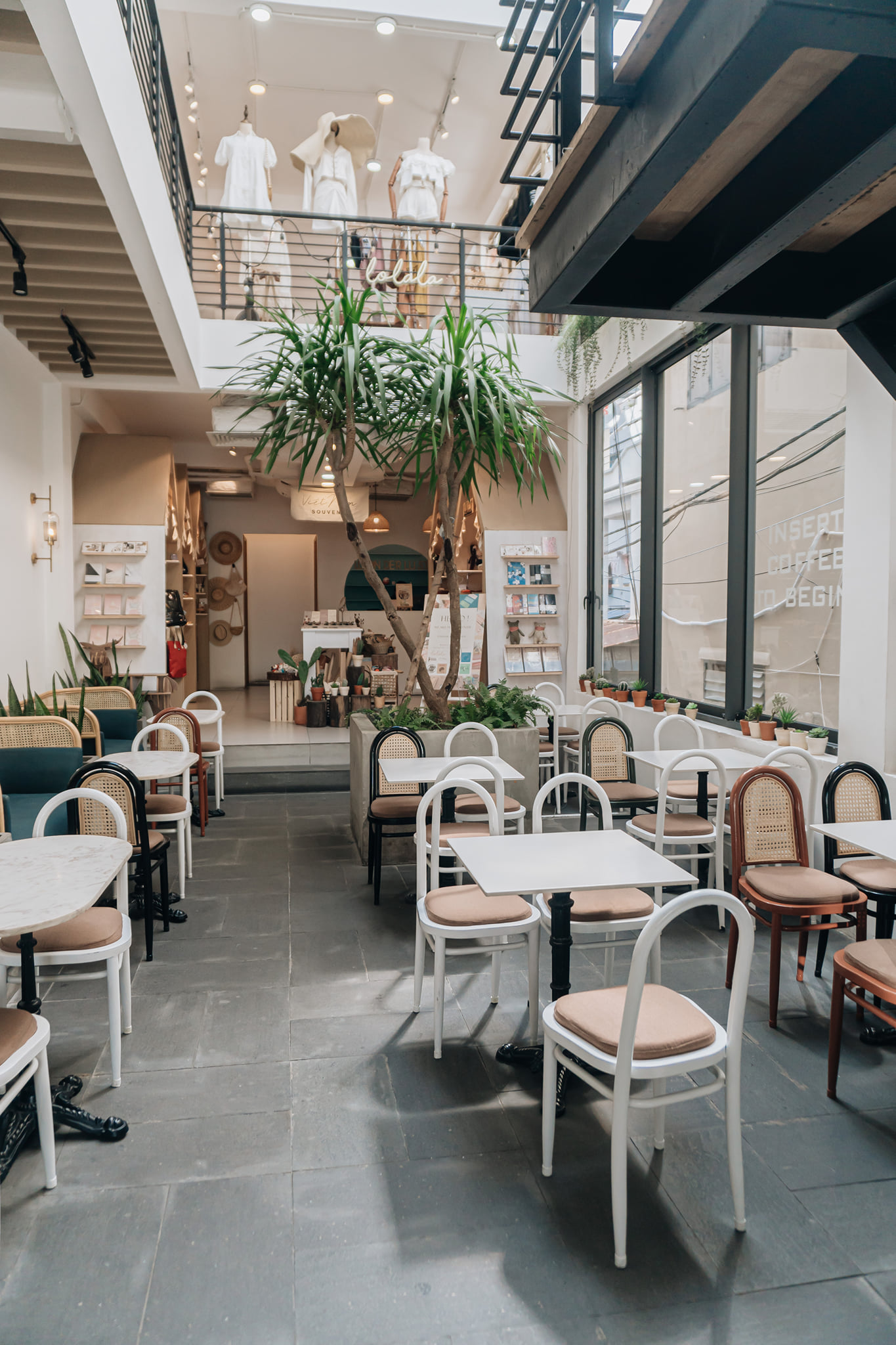 Wonderlust Coffee and Bakery - The best virtual living coffee in Da Nang 13
