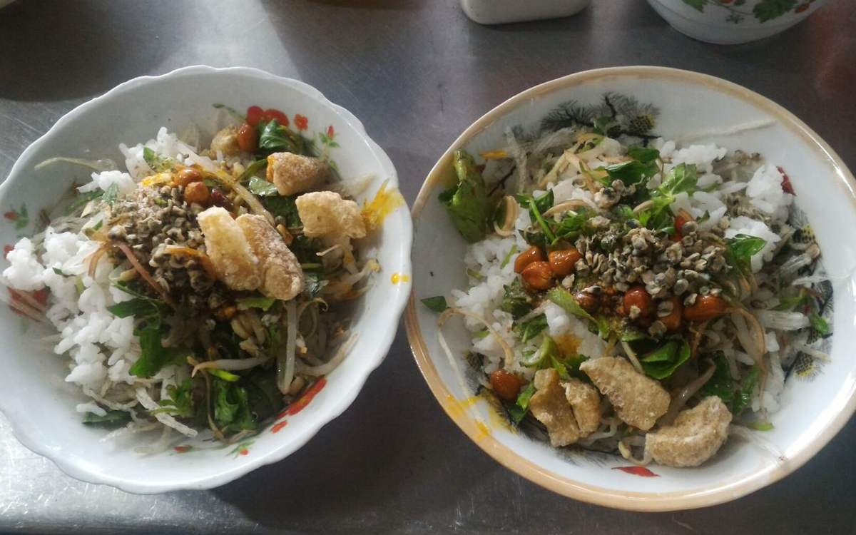7 Delicious mussel rice restaurants in Hue that cannot be missed 10