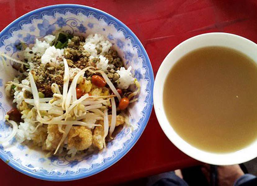 7 Delicious mussel rice restaurants in Hue that cannot be missed 4