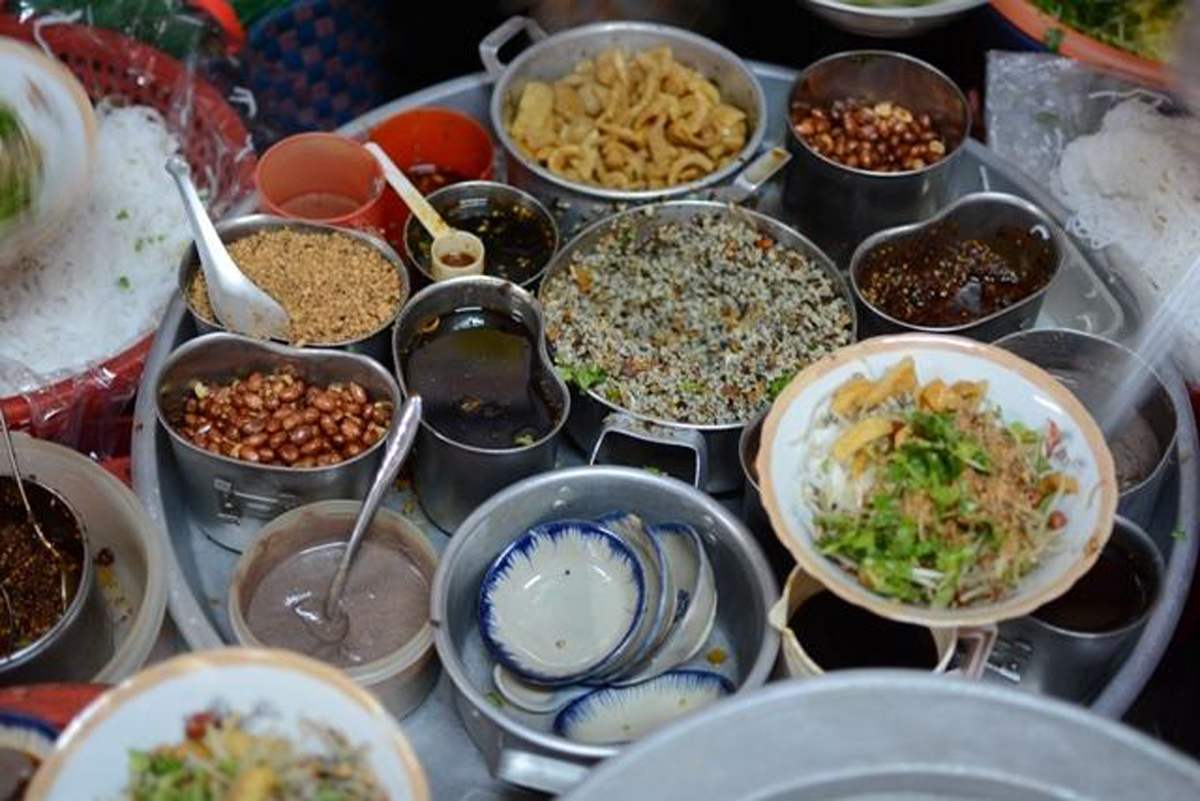 7 Delicious mussel rice restaurants in Hue that cannot be missed 6