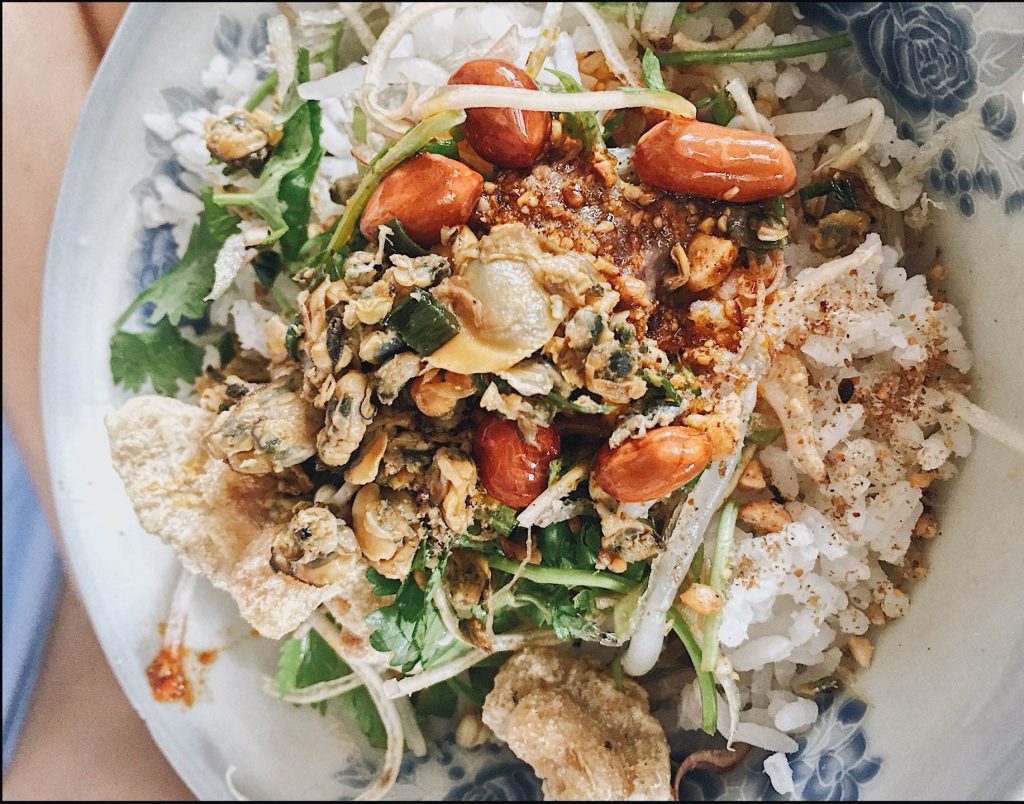 7 Delicious mussel rice restaurants in Hue that cannot be missed 9